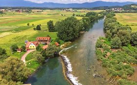 Fortun Estate - Apartmaji Ob Reki Kolpi