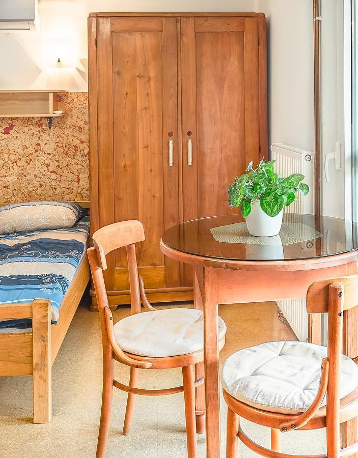 Fortun Estate - Apartmaji Ob Reki Kolpi Metlika Buitenkant foto