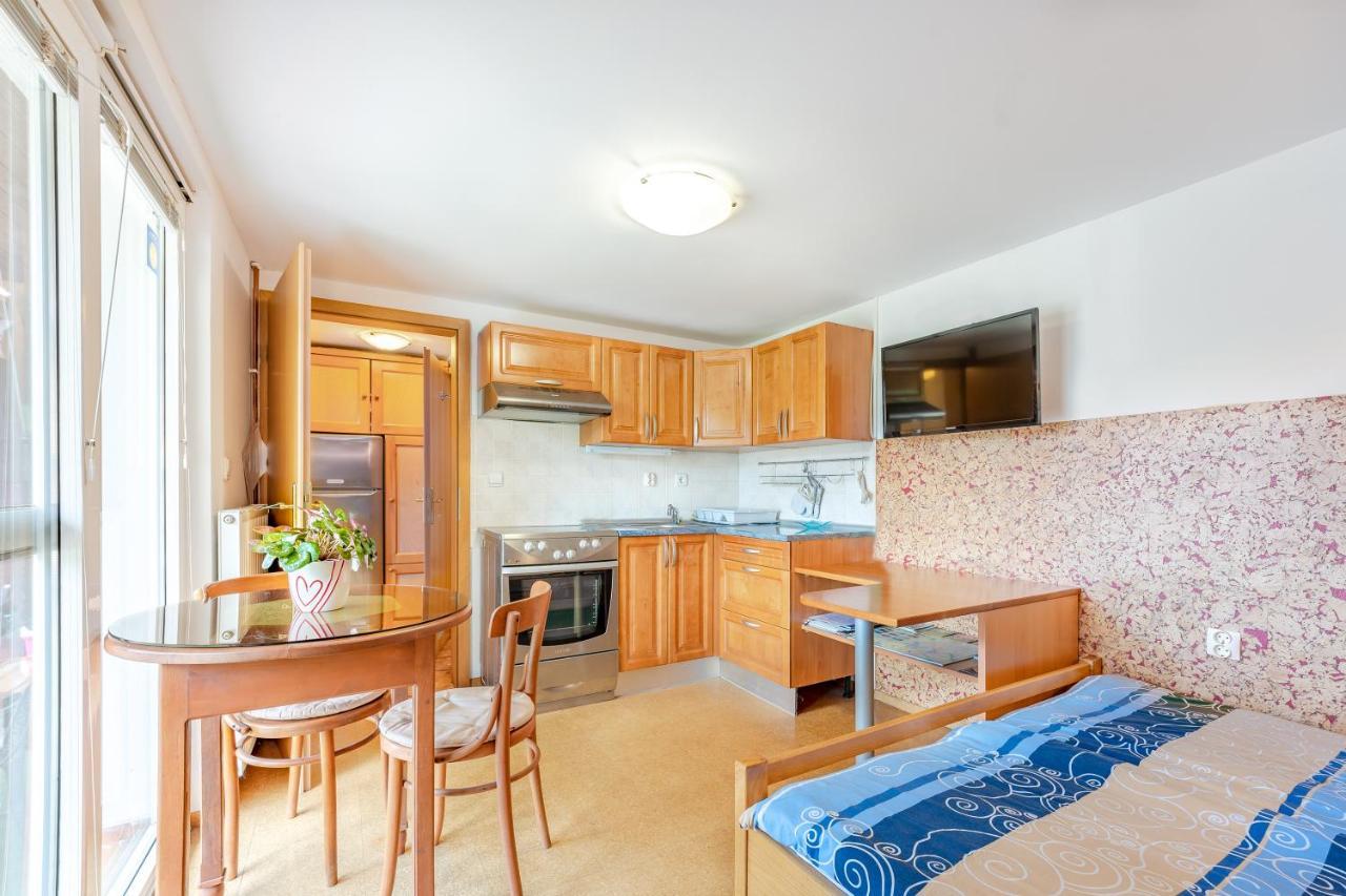 Fortun Estate - Apartmaji Ob Reki Kolpi Metlika Buitenkant foto