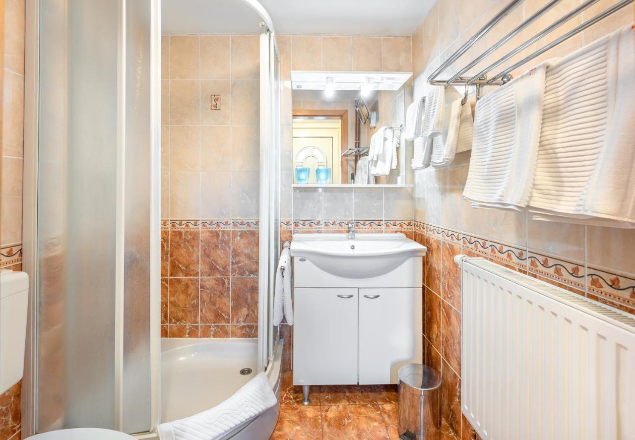 Fortun Estate - Apartmaji Ob Reki Kolpi Metlika Buitenkant foto