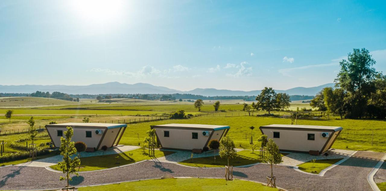 Fortun Estate - Apartmaji Ob Reki Kolpi Metlika Buitenkant foto