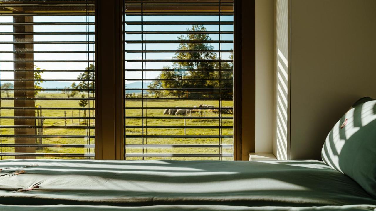 Fortun Estate - Apartmaji Ob Reki Kolpi Metlika Buitenkant foto